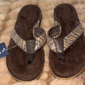 Women’s new Sperry Brown and Tan Sandals, flip flops, sz 6